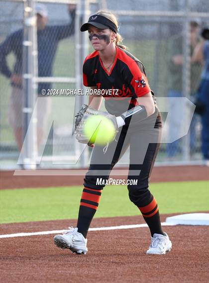 Thumbnail 3 in Sachse vs. Rockwall (UIL 6A Bi-District) photogallery.