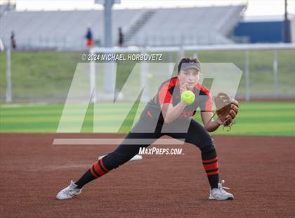 Thumbnail 2 in Sachse vs. Rockwall (UIL 6A Softball Bi-District) photogallery.