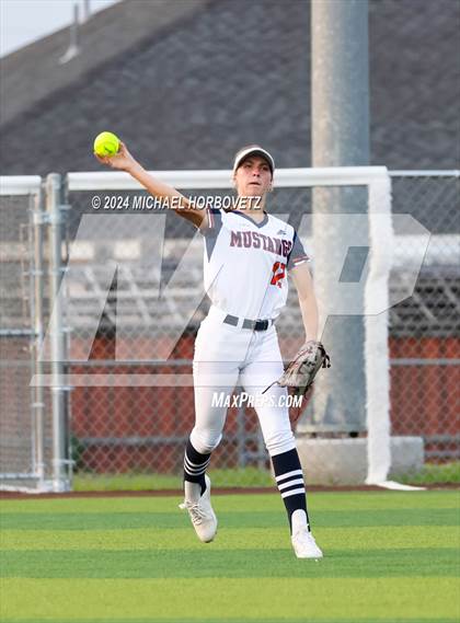 Thumbnail 3 in Sachse vs. Rockwall (UIL 6A Softball Bi-District) photogallery.