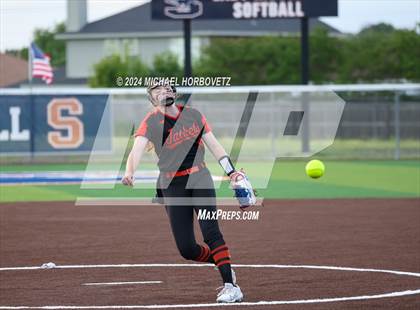 Thumbnail 2 in Sachse vs. Rockwall (UIL 6A Softball Bi-District) photogallery.