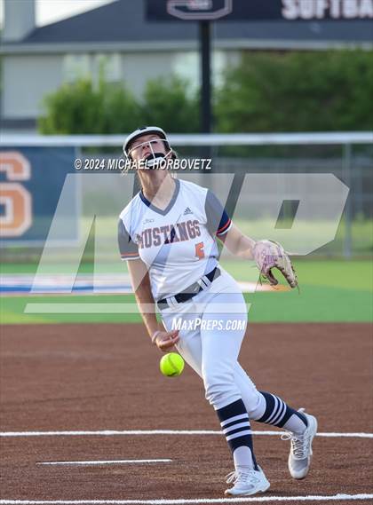 Thumbnail 3 in Sachse vs. Rockwall (UIL 6A Softball Bi-District) photogallery.