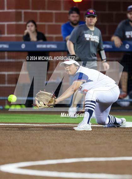 Thumbnail 1 in Sachse vs. Rockwall (UIL 6A Softball Bi-District) photogallery.