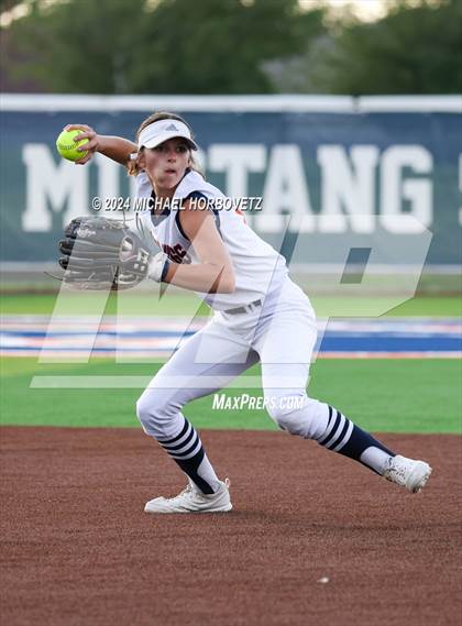 Thumbnail 3 in Sachse vs. Rockwall (UIL 6A Softball Bi-District) photogallery.
