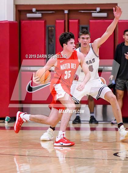 Thumbnail 2 in Mater Dei vs Perry (Hoophall West Tournament)  photogallery.