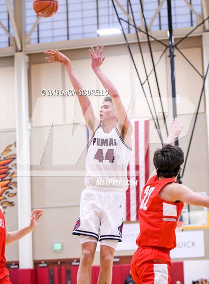 Thumbnail 1 in Mater Dei vs Perry (Hoophall West Tournament)  photogallery.