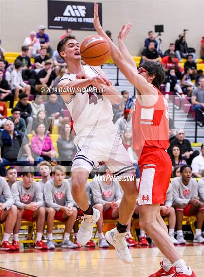 Thumbnail 2 in Mater Dei vs Perry (Hoophall West Tournament)  photogallery.