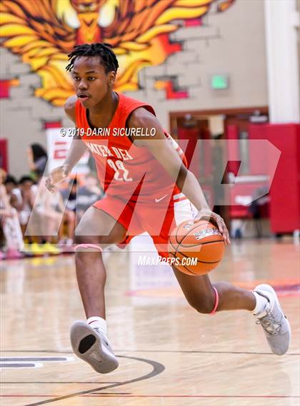 Thumbnail 3 in Mater Dei vs Perry (Hoophall West Tournament)  photogallery.