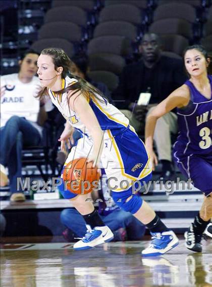Thumbnail 1 in Brock vs. San Saba (UIL 2A Semifinal) photogallery.