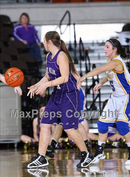 Thumbnail 3 in Brock vs. San Saba (UIL 2A Semifinal) photogallery.
