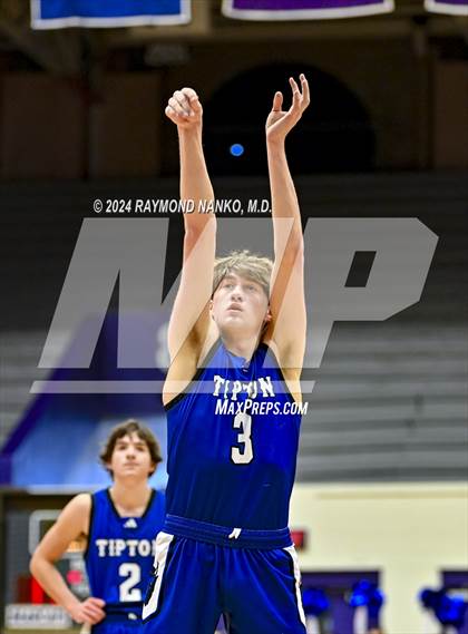 Thumbnail 3 in Delta vs. Tipton (Fieldhouse Classic) photogallery.