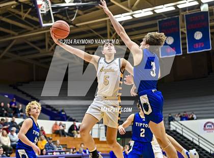 Thumbnail 1 in Delta vs. Tipton (Fieldhouse Classic) photogallery.