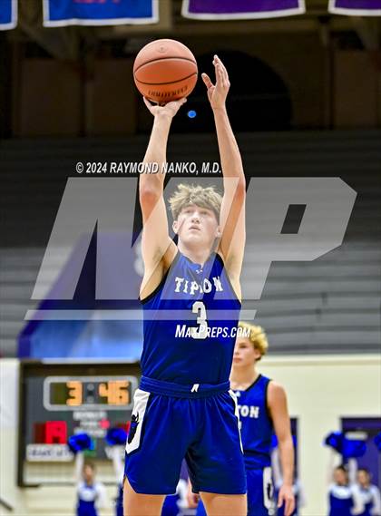 Thumbnail 3 in Delta vs. Tipton (Fieldhouse Classic) photogallery.