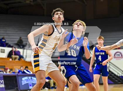 Thumbnail 1 in Delta vs. Tipton (Fieldhouse Classic) photogallery.