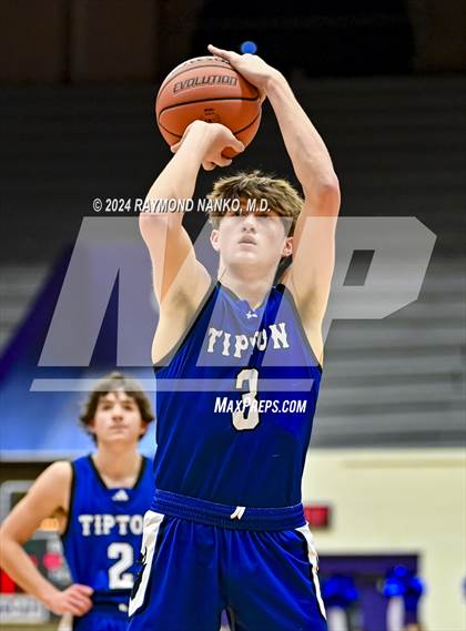 Thumbnail 1 in Delta vs. Tipton (Fieldhouse Classic) photogallery.
