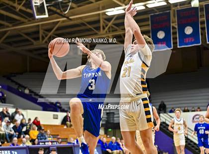 Thumbnail 3 in Delta vs. Tipton (Fieldhouse Classic) photogallery.