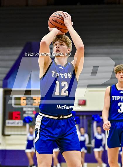 Thumbnail 2 in Delta vs. Tipton (Fieldhouse Classic) photogallery.