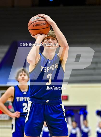 Thumbnail 3 in Delta vs. Tipton (Fieldhouse Classic) photogallery.