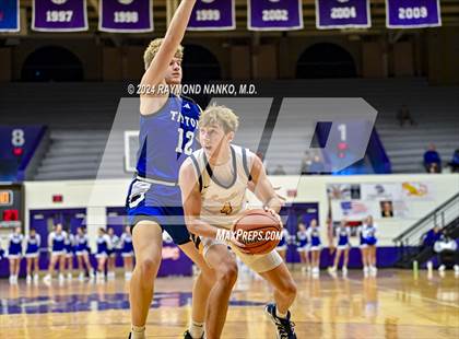 Thumbnail 2 in Delta vs. Tipton (Fieldhouse Classic) photogallery.
