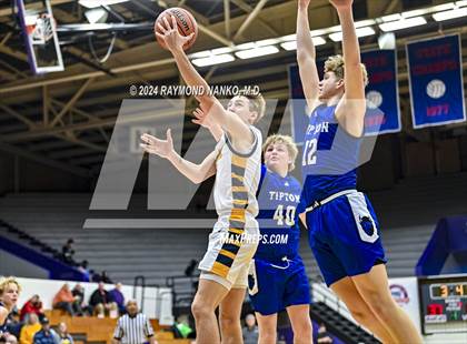 Thumbnail 1 in Delta vs. Tipton (Fieldhouse Classic) photogallery.