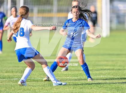 Thumbnail 3 in Franklin Central vs. Hamilton Southeastern  photogallery.