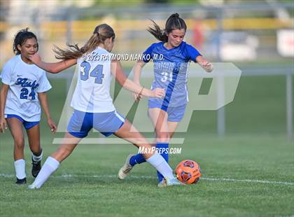 Thumbnail 3 in Franklin Central vs. Hamilton Southeastern  photogallery.
