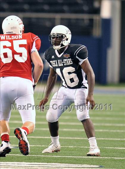 Thumbnail 2 in THSCA All-Star Football Game (Cowboys Stadium) photogallery.