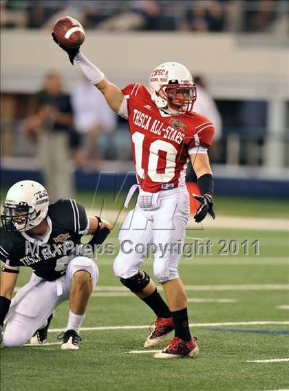 Thumbnail 2 in THSCA All-Star Football Game (Cowboys Stadium) photogallery.