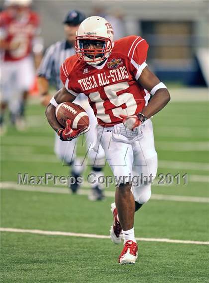 Thumbnail 2 in THSCA All-Star Football Game (Cowboys Stadium) photogallery.