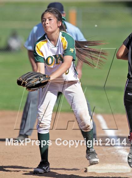 Thumbnail 1 in Royal vs. Alemany (Suzanne Manlet Softball Invitational) photogallery.
