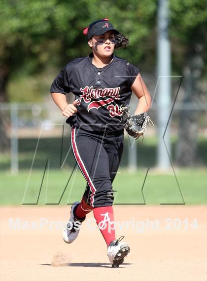 Thumbnail 3 in Royal vs. Alemany (Suzanne Manlet Softball Invitational) photogallery.