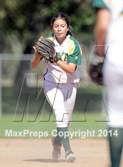 Thumbnail 1 in Royal vs. Alemany (Suzanne Manlet Softball Invitational) photogallery.