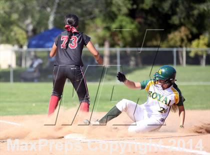Thumbnail 3 in Royal vs. Alemany (Suzanne Manlet Softball Invitational) photogallery.