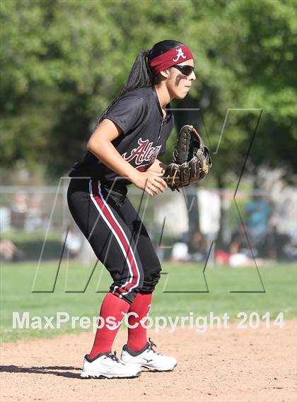 Thumbnail 3 in Royal vs. Alemany (Suzanne Manlet Softball Invitational) photogallery.