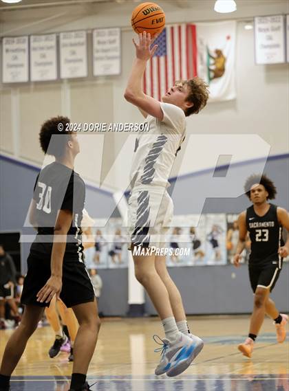 Thumbnail 2 in Sacramento @ Vista del Lago photogallery.
