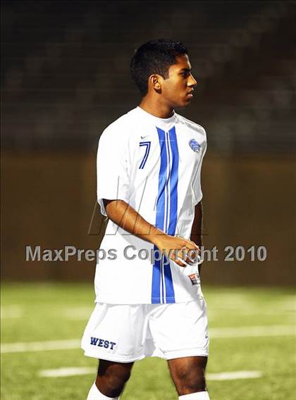 Thumbnail 2 in Plano vs Plano West photogallery.