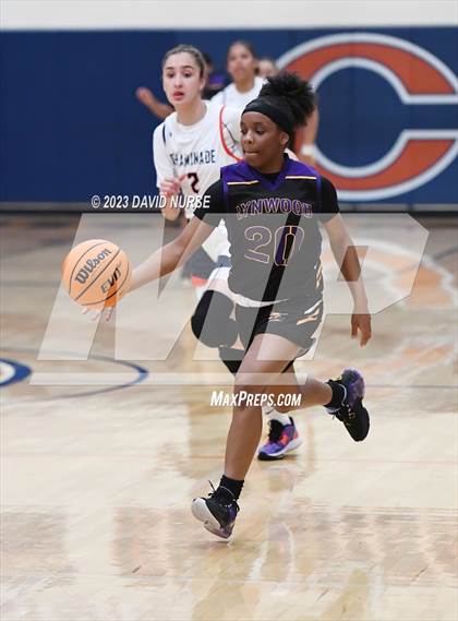 Thumbnail 3 in Lynwood @ Chaminade photogallery.