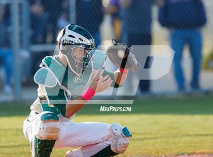 Thumbnail 3 in Ola vs Hampton photogallery.