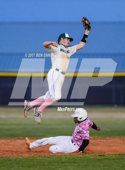Thumbnail 3 in Ola vs Hampton photogallery.
