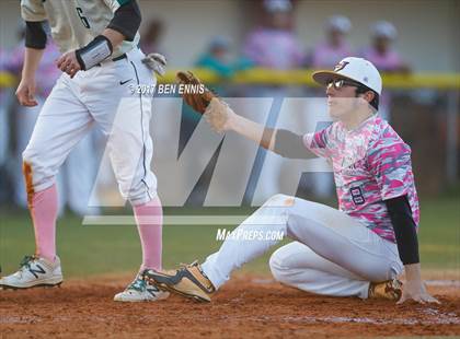 Thumbnail 2 in Ola vs Hampton photogallery.