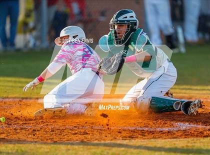 Thumbnail 3 in Ola vs Hampton photogallery.