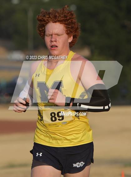 Thumbnail 2 in Greenhill/Luke's Locker Six Mile Relay photogallery.