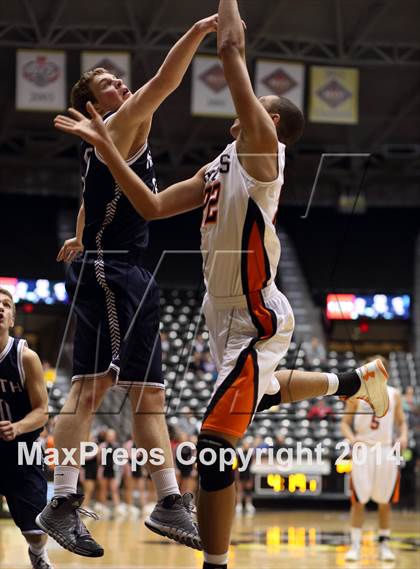 Thumbnail 3 in Shawnee Mission Northwest vs. Blue Valley North (KSHSAA 6A Playoff) photogallery.