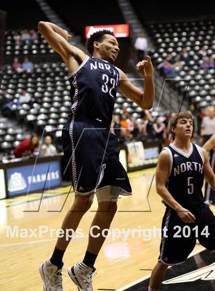 Thumbnail 3 in Shawnee Mission Northwest vs. Blue Valley North (KSHSAA 6A Playoff) photogallery.