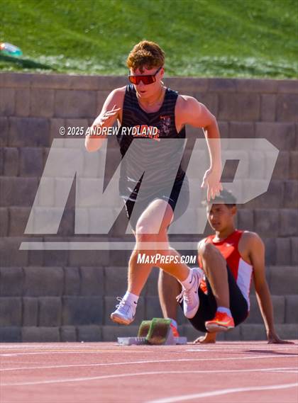 Thumbnail 1 in Huskie Twilight (Running Events) photogallery.
