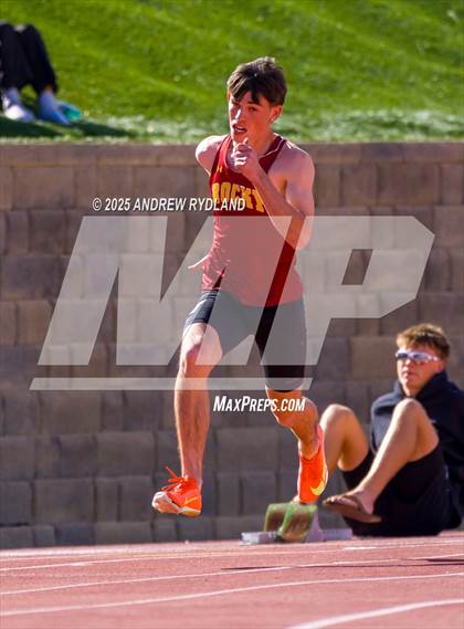 Thumbnail 1 in Huskie Twilight (Running Events) photogallery.