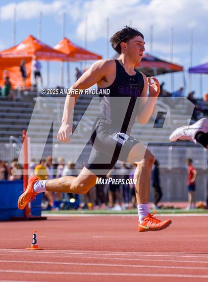 Thumbnail 2 in Huskie Twilight (Running Events) photogallery.