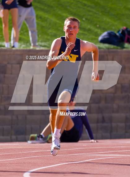 Thumbnail 1 in Huskie Twilight (Running Events) photogallery.