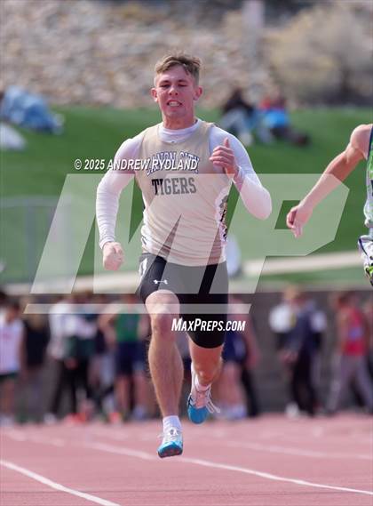 Thumbnail 2 in Huskie Twilight (Running Events) photogallery.