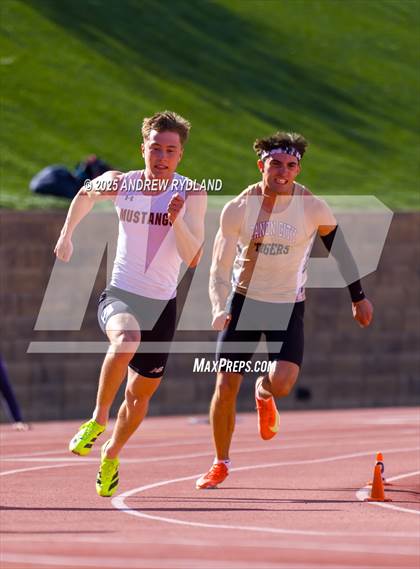 Thumbnail 2 in Huskie Twilight (Running Events) photogallery.