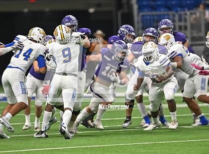 Thumbnail 1 in Boerne vs Chapel Hill (UIL 4A Regional Semifinal) photogallery.